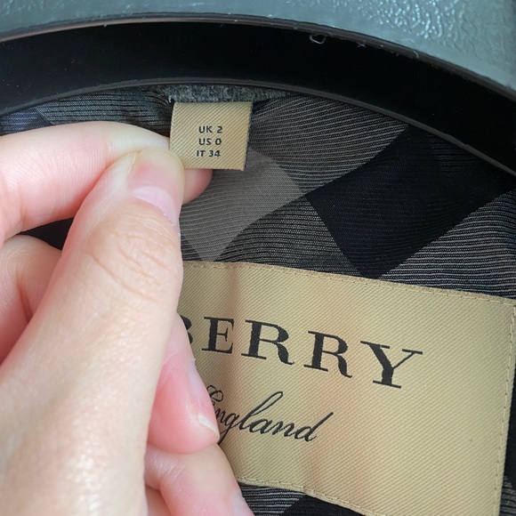 Burberry Mid-Length Belted Coat - Picture 5 of 5